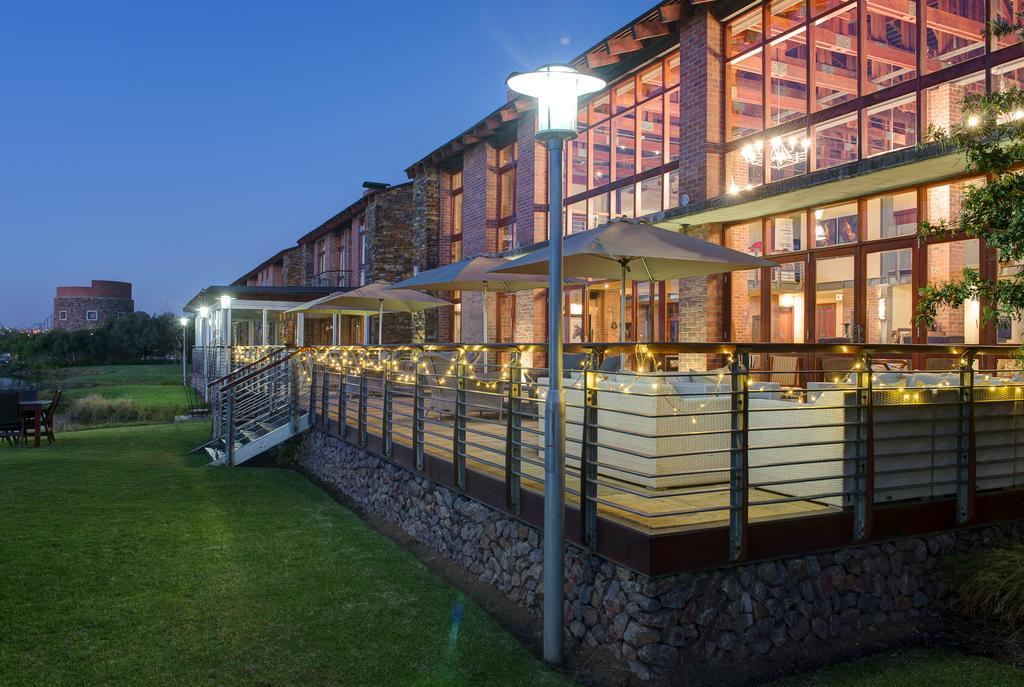 Riboville Boutique Hotel And Restaurant Midrand Exterior photo