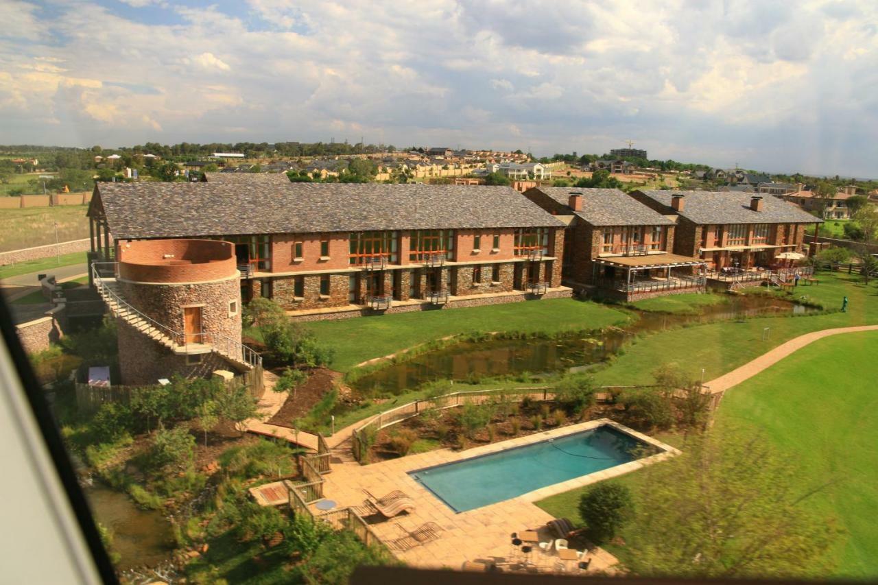 Riboville Boutique Hotel And Restaurant Midrand Exterior photo