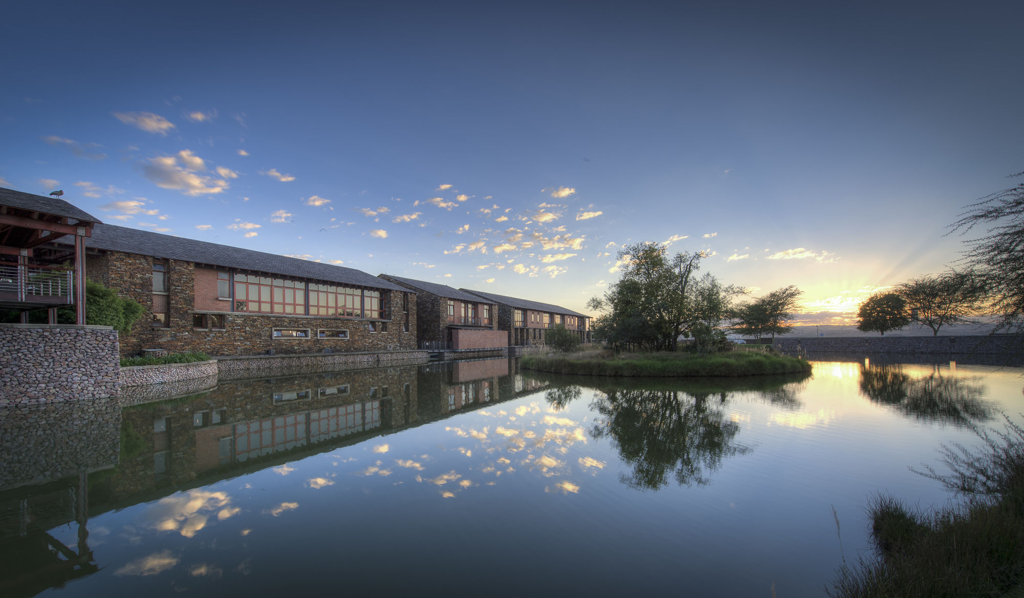 Riboville Boutique Hotel And Restaurant Midrand Exterior photo