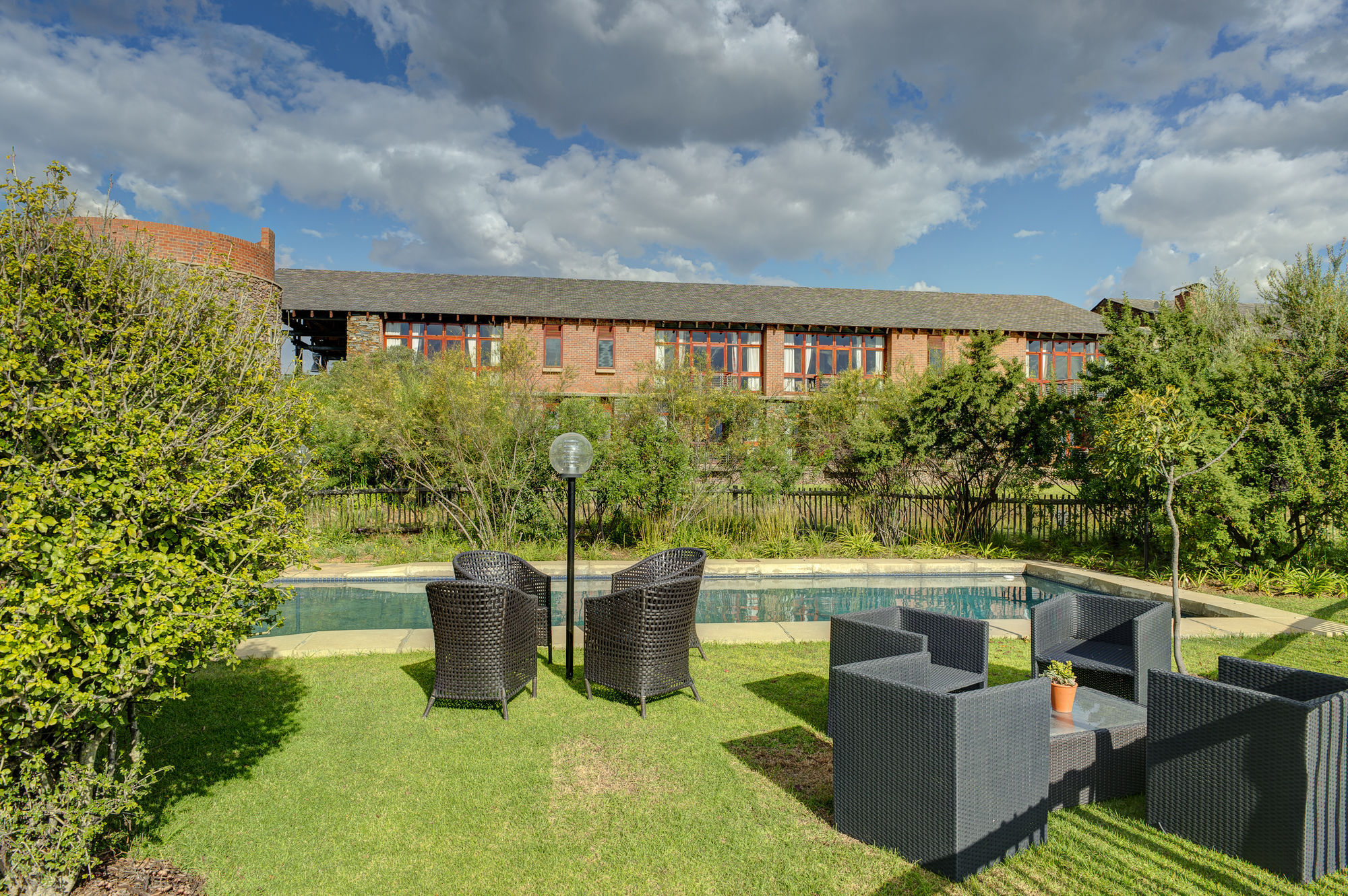 Riboville Boutique Hotel And Restaurant Midrand Exterior photo